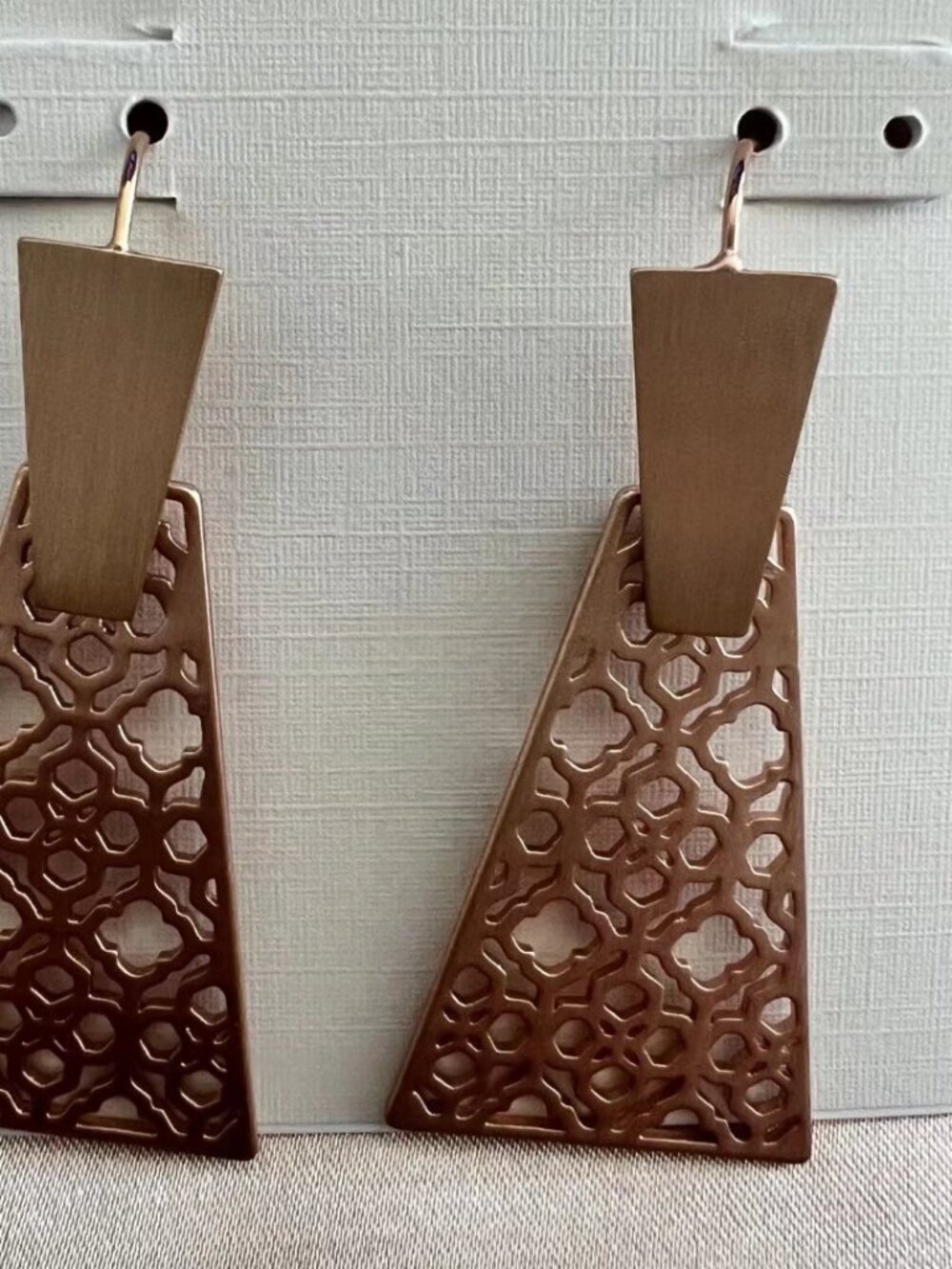 Kendra Scott Stud Earrings - Picture 4 of 6